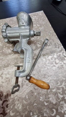 Мясорубка чугунная