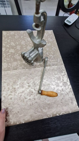 Мясорубка чугунная