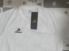 Фирменная футболка Demix